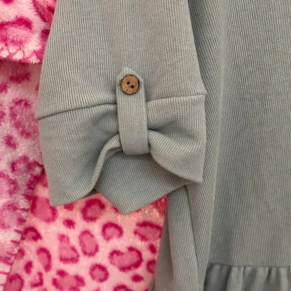 American Threads Sage V-Neck Peplum Blouse - Picture 4 of 5